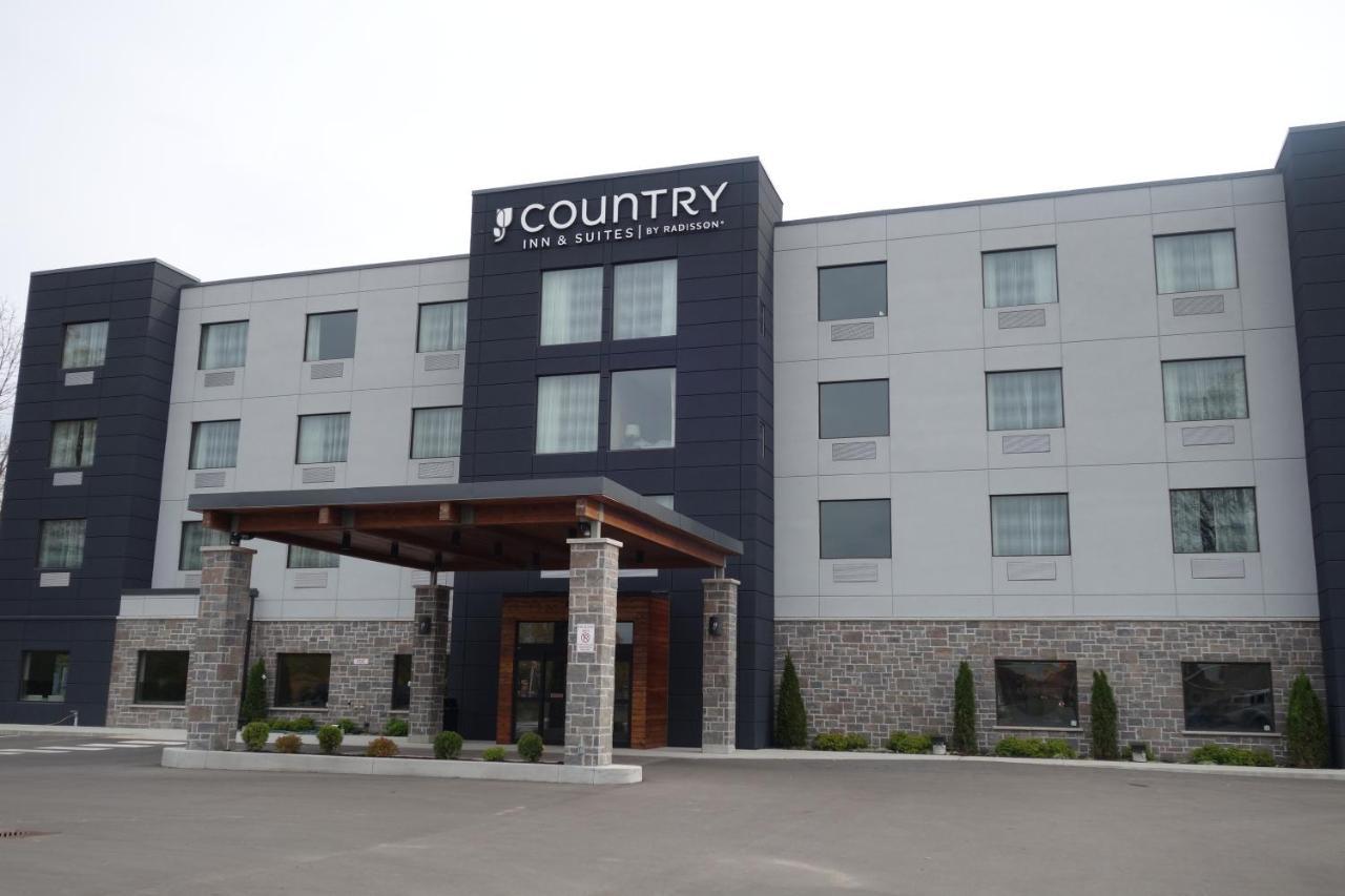 Country Inn & Suites By Radisson, Belleville, On Buitenkant foto